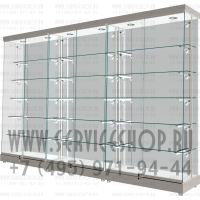 Витрины со стеклянными полками вместе